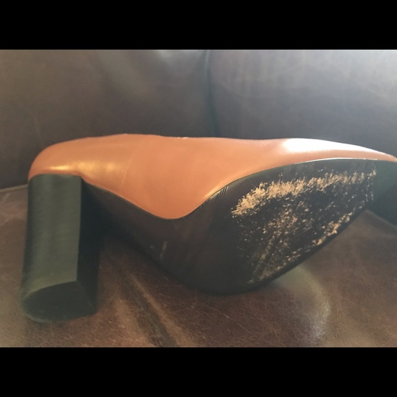 Brooks Brothers Cognac Heels - Picture 7 of 8